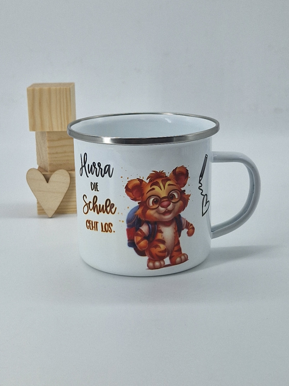Häferl, Tasse aus Emaille zur Schule