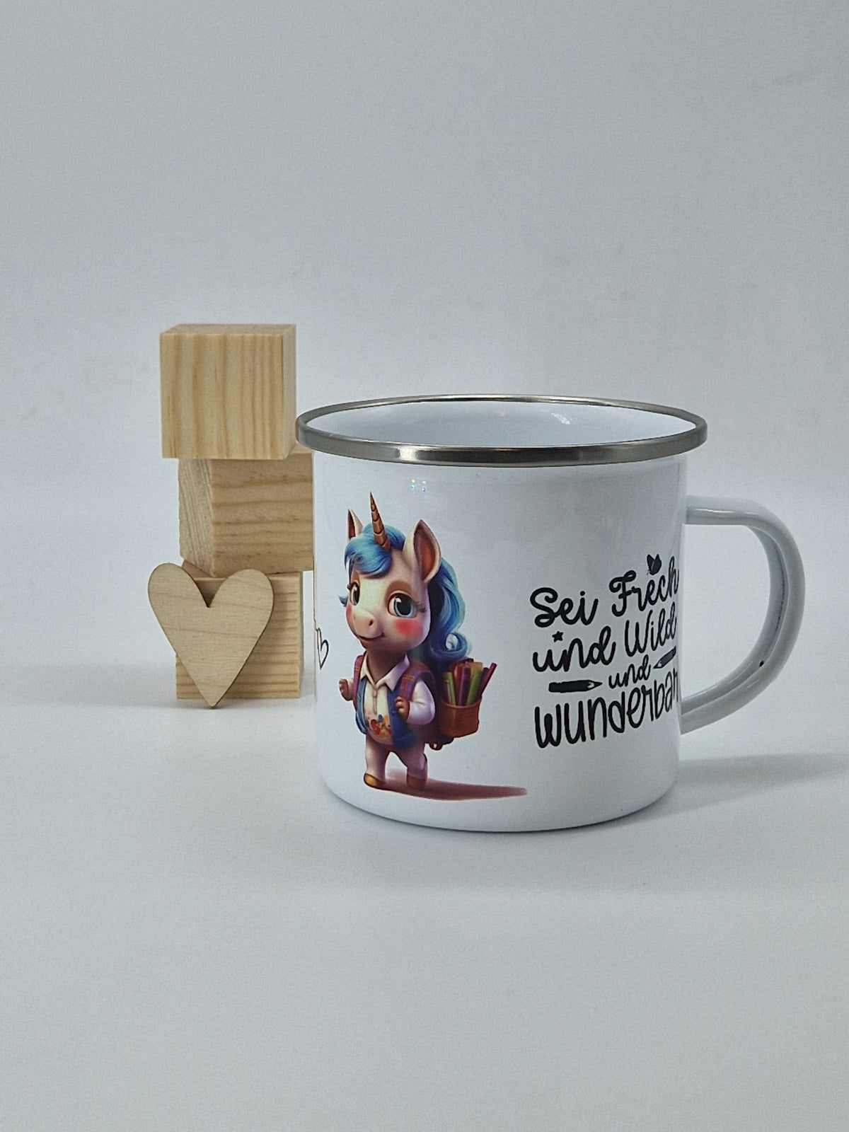 Häferl, Tasse aus Emaille zur Schule