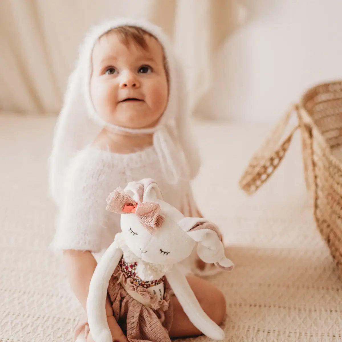 Kuschelpuppe Hasenmädchen von Kikadu – GOTS zertifiziert | 50 cm