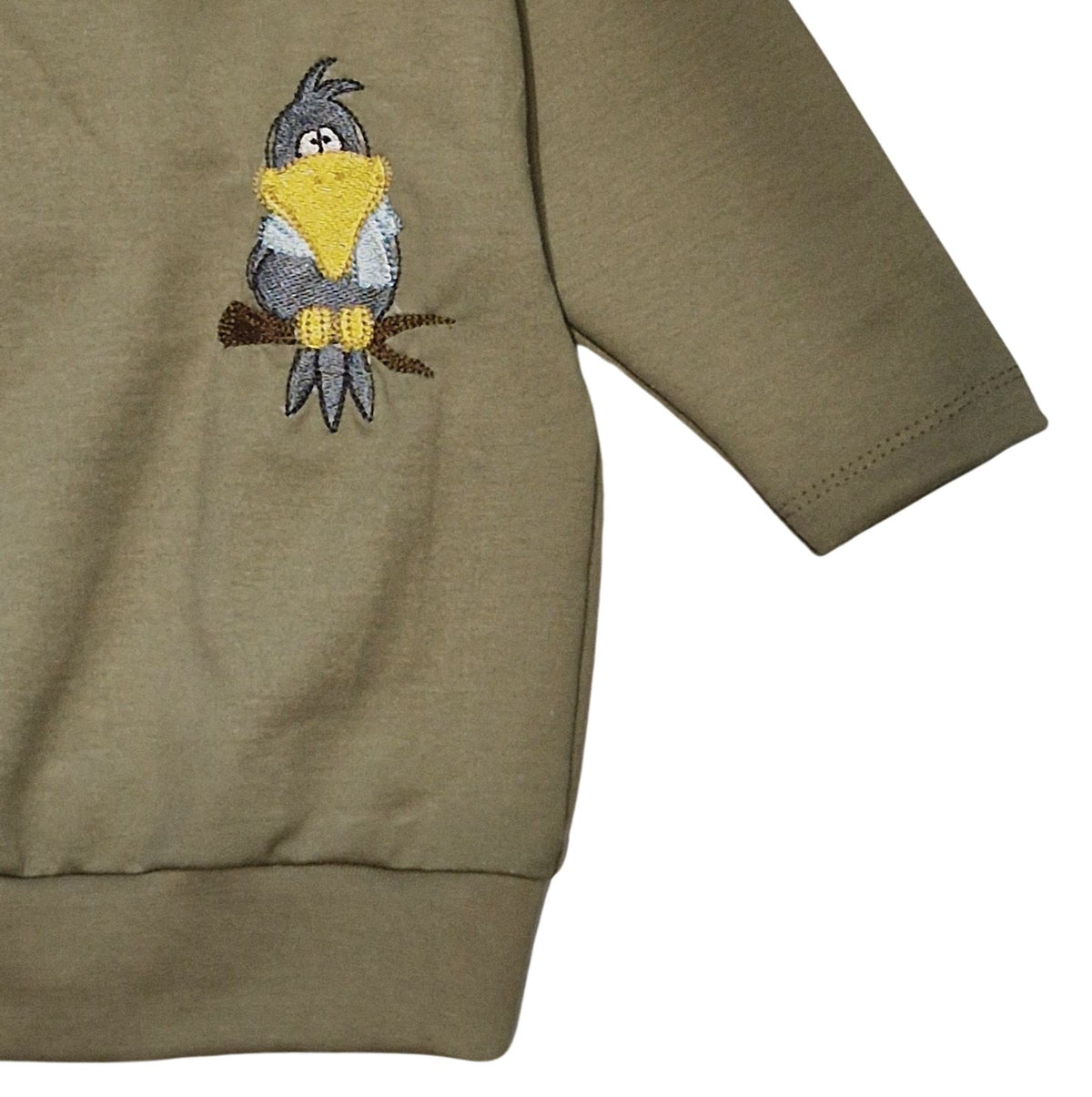 Sweater olive, Rabe bestickt